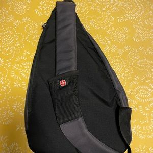 SwissGear Sling black/gray Crossbody Bag Backpack